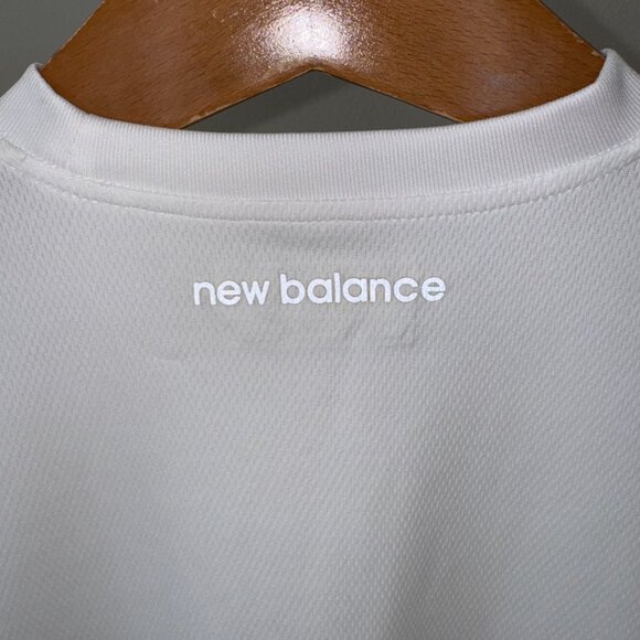 New Balance Lightweight Running Shirt Mens XS White Reflective Athletic Training - Picture 5 of 11